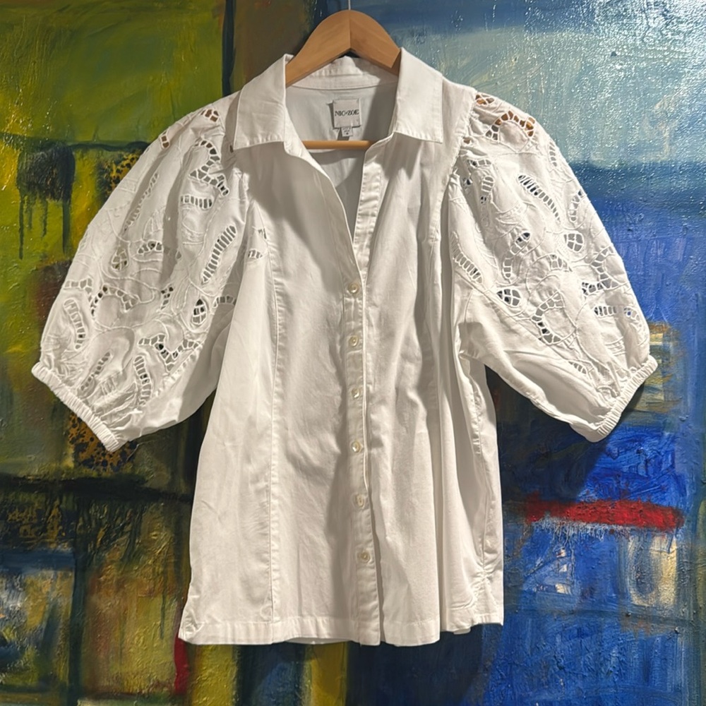 NIC+ZOE eyelet puff sleeved button down blouse size small